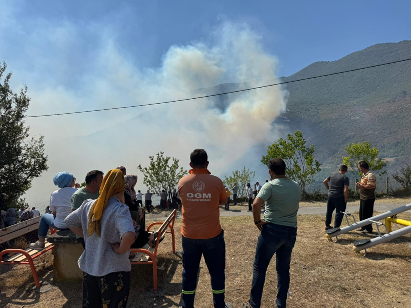 Üç İlde Birden Kızıl Alarm! Alevler Sönmüyor… 3 Gündür Süren Yangına Müdahale Devam Ediyor - Resim : 4