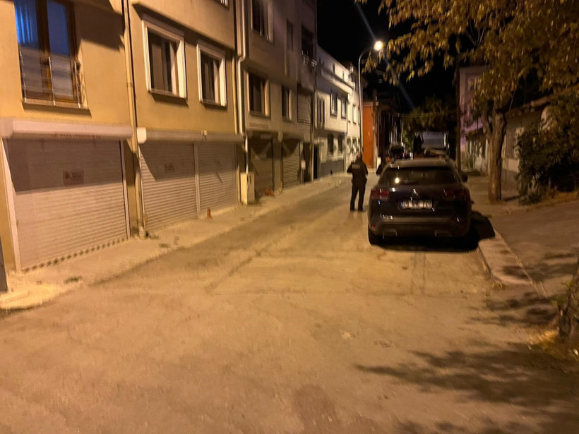 Eskişehir'de Kanlı Aile Kavgası: Dayı, Yeğenini Taşla Vurdu, Firar Etti - Resim : 1