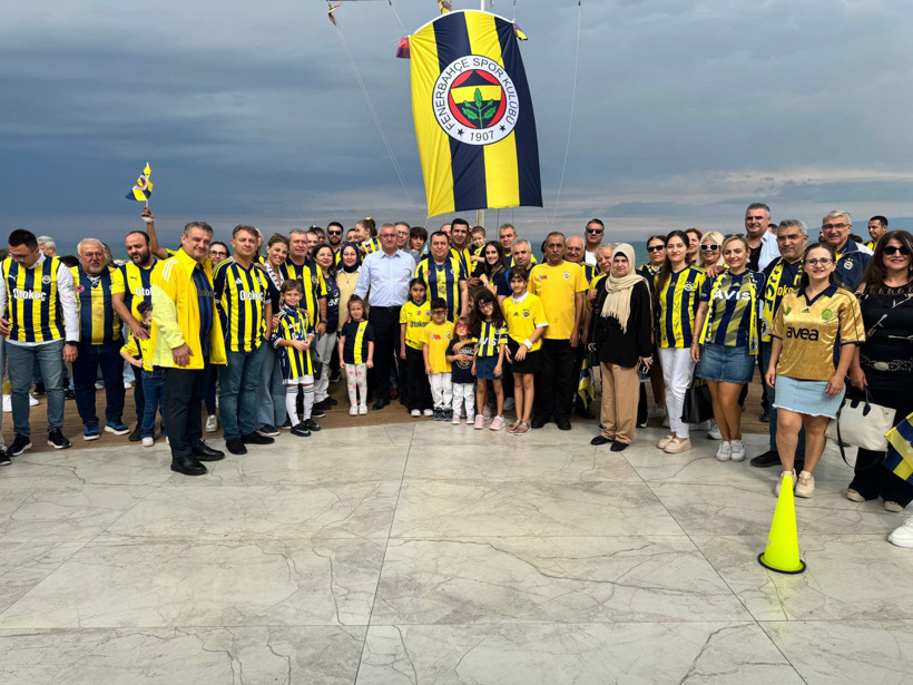 Sarı-Lacivert Balonlar 3 Yaşındaki Tamer Talha İçin Havalandı - Resim : 1