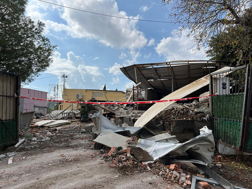 İzmir'de Tüp Faciası! Ev Yıkıldı, Yaralılar Var - Resim : 1