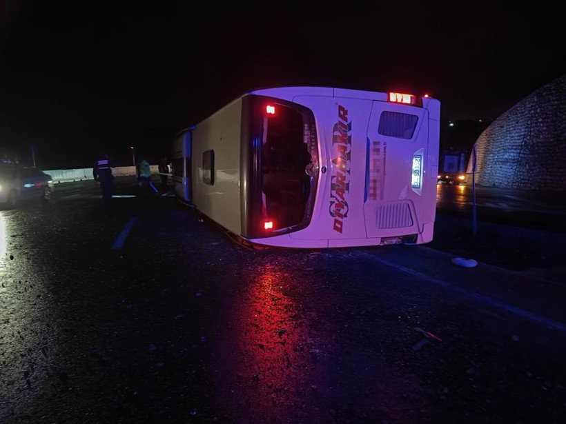 Osmaniye'de Feci Otobüs Kazası! Yaralılar Var - Resim : 1