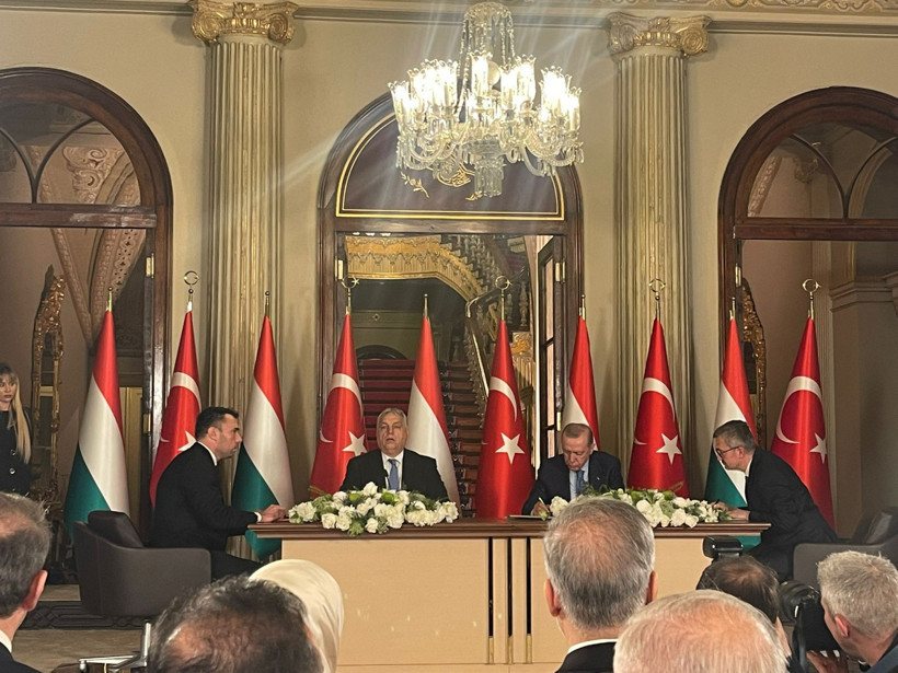 Dolmabahçe'de Erdoğan-Orban Zirvesi! Cumhurbaşkanı Erdoğan Ticaret Hedefini Açıkladı - Resim : 1