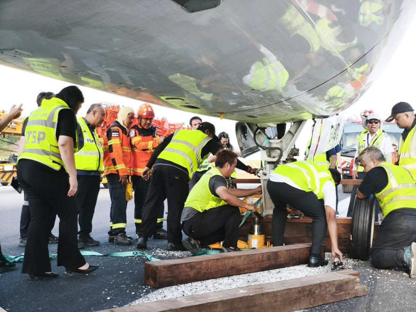 Tayland’da Yolcu Uçağının İniş Takımları Koptu - Resim : 2