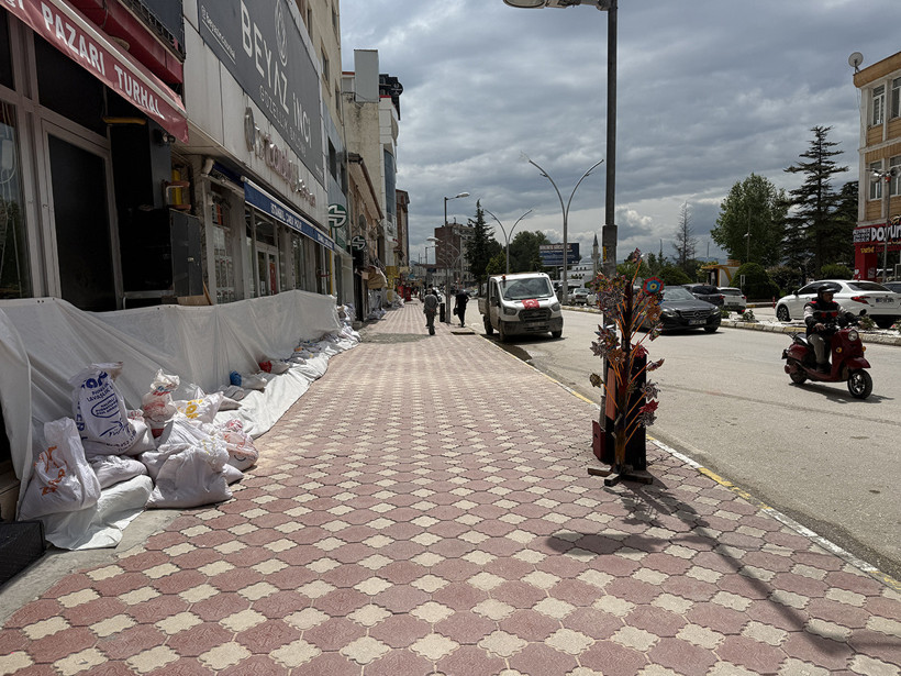 Tokat'ta Afet Seferberliği! Baraj Taşma Noktasında, Köprüler Yıkılıyor, Esnaf ve Köyler Tahliye Ediliyor - Resim : 2