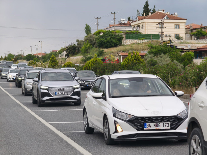 Ne İleri Ne Geri... Muğla Kilitlendi, 22 Kilometrelik Araç Kuyruğu! - Resim : 3