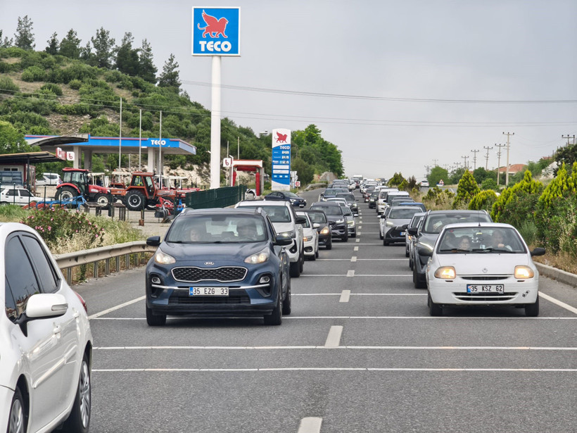 Ne İleri Ne Geri... Muğla Kilitlendi, 22 Kilometrelik Araç Kuyruğu! - Resim : 2