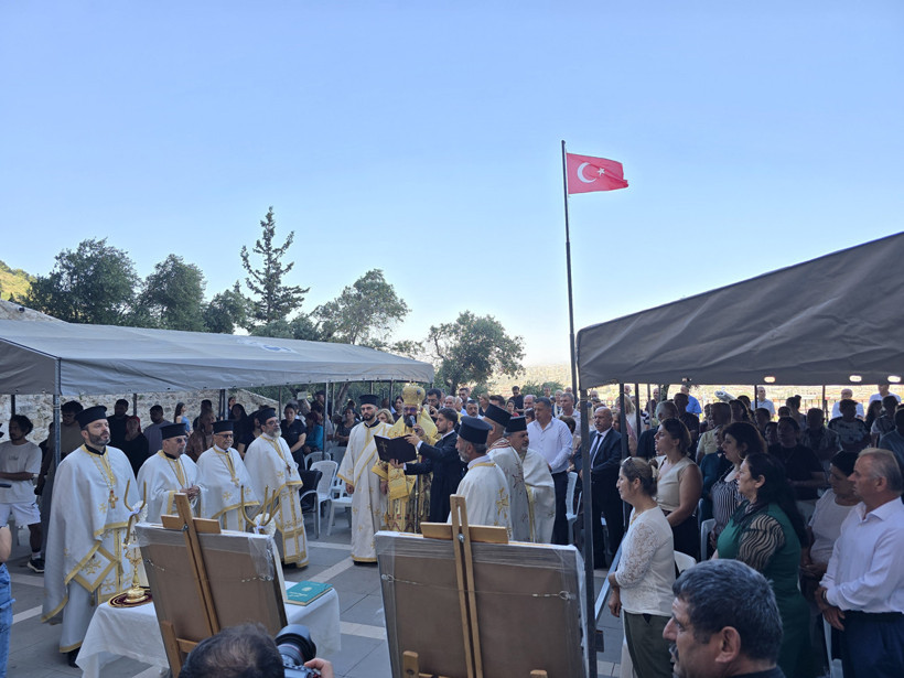 Dünyanın İlk Mağara Kilisesinde Kadim Buluşma: Hatay'da Aziz Petrus ve Pavlus Bayramı Kutlandı - Resim : 4