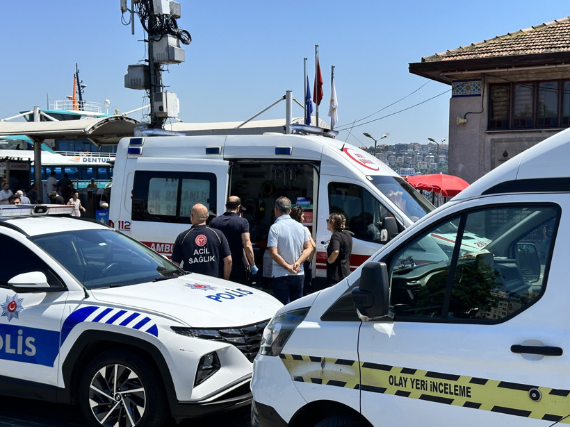 Beşiktaş'ta Denizde Kadın Cesedi Bulundu! Dehşeti Vapurdaki Yolcular Fark Etti - Resim : 1