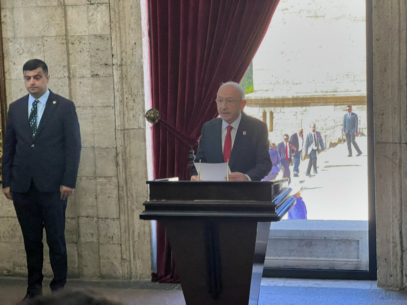 Kemal Kılıçdaroğlu CHP’nin Kuruluş Yıl Dönümünde Anıtkabir’de: 'Millet Egemenliğini Eksiksiz Hakim Kılacağız' - Resim : 2