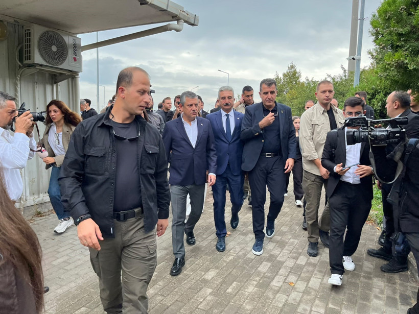 Özgür Özel Bursa’da: Tutuklu Bozbey ile Görüştü - Resim : 1