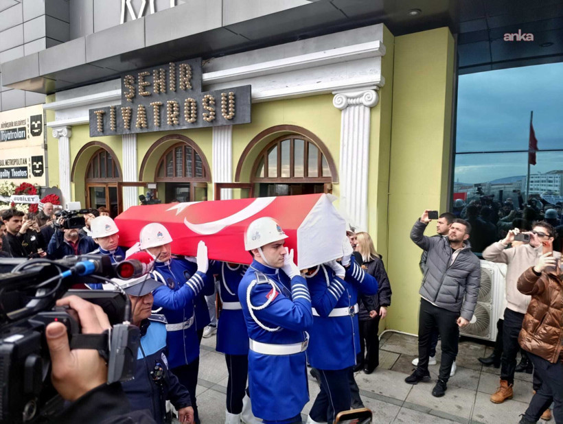Sahnede Geçen Bir Ömür... Haldun Dormen Son Yolculuğuna Uğurlandı - Resim : 3