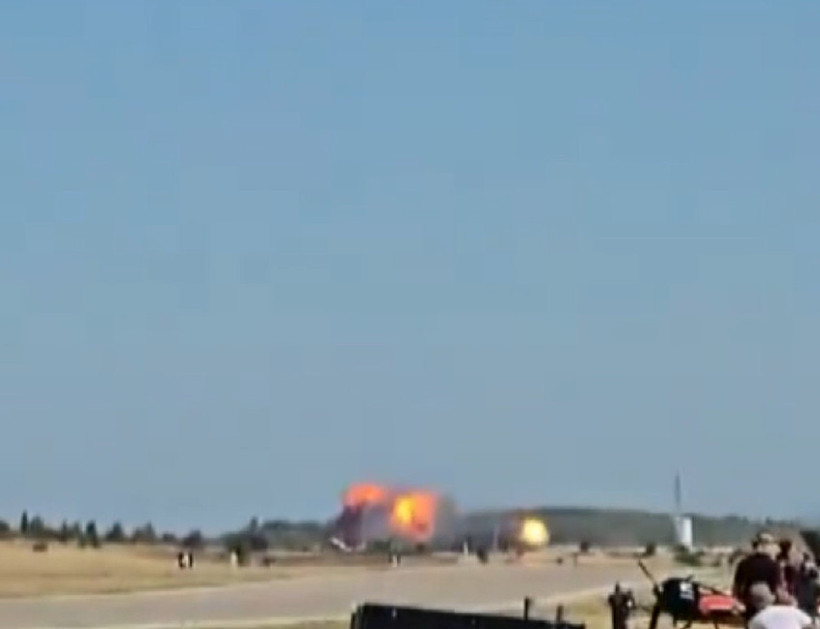 Yunanistan’da F-4 Phantom Dehşeti! Hava Gösterisi Sırasında Savaş Uçağı Düştü - Resim : 2