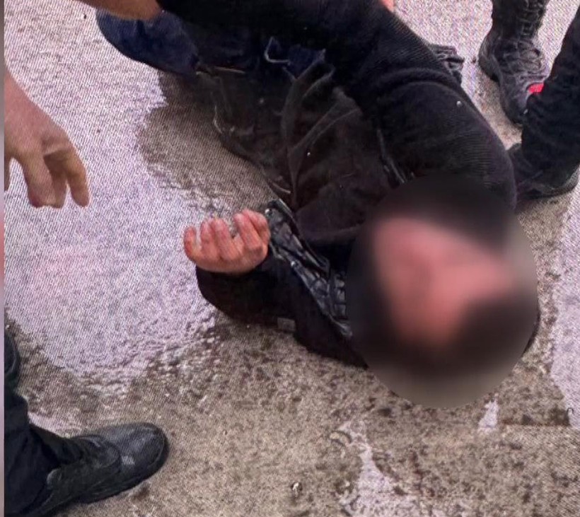 2 Polise Bıçakla Saldıran Şahsın İfadesi Ortaya Çıktı: Savunması 'Pes' Dedirtti - Resim : 1