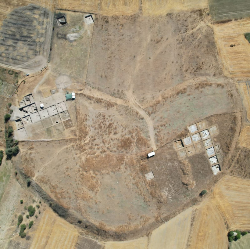 Tavşanlı Höyük’te Zamanı Durduran Keşif: 4 Bin Yıllık Pati İzi Gün Yüzüne Çıktı - Resim : 3