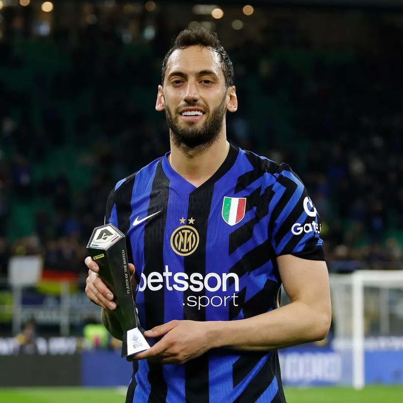 Hakan Çalhanoğlu Inter'i İpten Aldı, İtalya’yı Hayran Bıraktı - Resim : 2