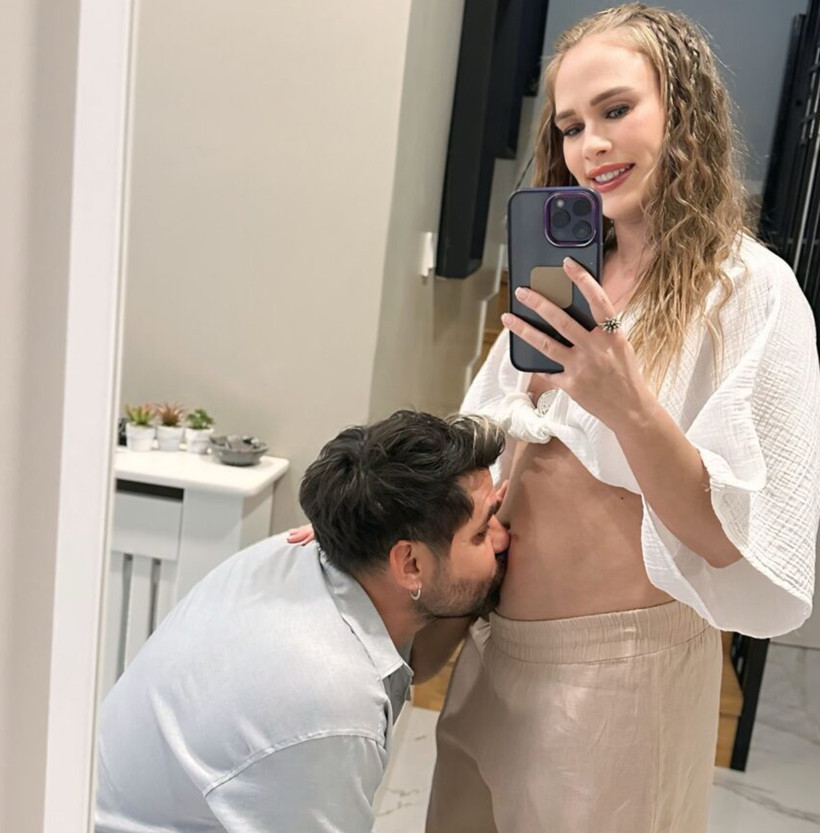 Ünlü Çift Müjde Verirken Hayranlarını Korkuttu! Bu Duyuru Sosyal Medyayı Salladı - Resim : 2