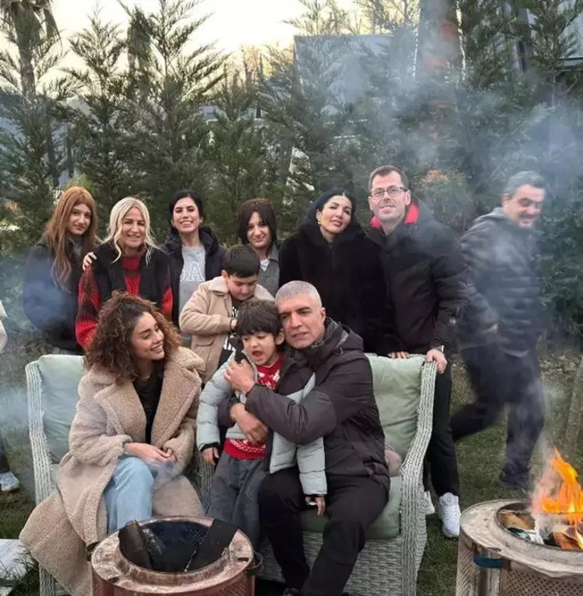 Özcan Deniz Tek Fotoğrafla Herkese Mesaj Verdi - Resim : 3