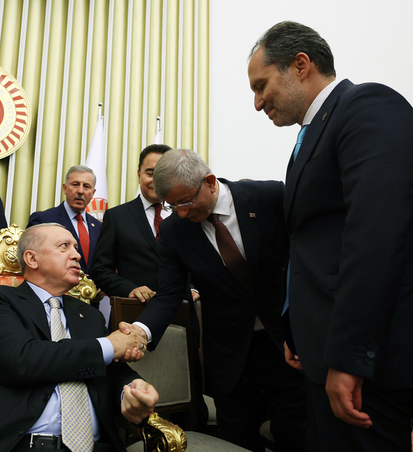 Siyaset Arenasında Dolu Dolu 24 Saat... Neler Oldu? İşte En Çok Konuşulan Fotoğraf... - Resim : 6