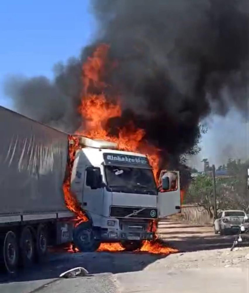 Gaziantep'te Seyir Halindeki Tır Aniden Kül Oldu - Resim : 1