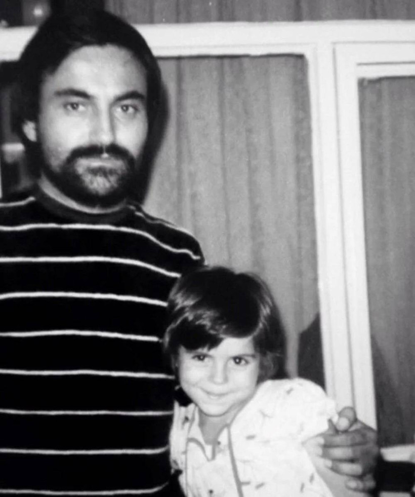 Ünlü Sunucunun Acı Günü: Babası Hayatını Kaybetti - Resim : 1