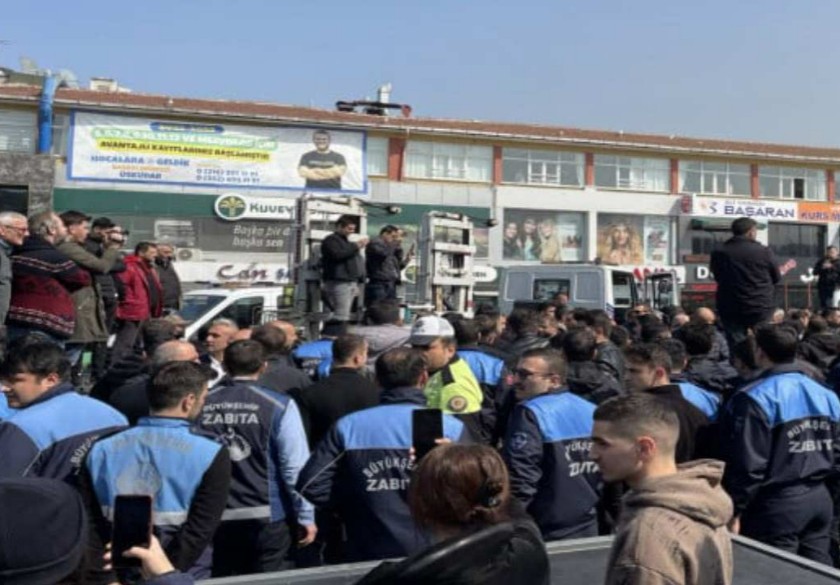Ramazan için platform kurmak isteyen İBB'ye Üsküdar Belediyesi'nden engel: Zabıtalar arasında gerginlik