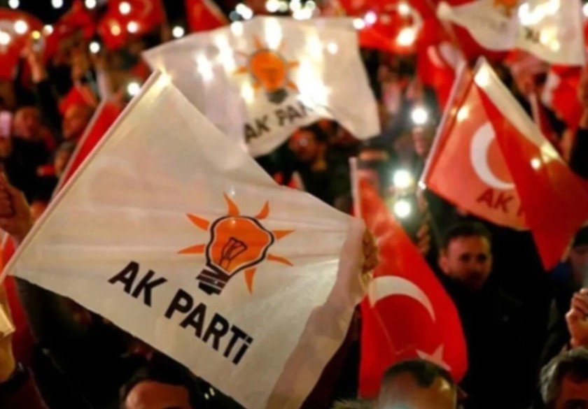 AKP'ye bir uyarı da kendi mahallesinden: 'Helal - haram sınırı gözetmeksizin zenginleşen bir sınıf var, temizlenmezlerse partinin ömrü bir seçimlik'