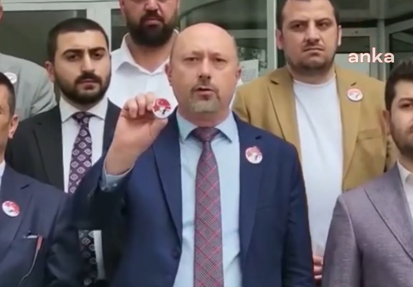 Bursa'da skandal karar: Sandık görevlilerinin Atatürk ve Türk Bayrağı rozeti takması yasaklandı