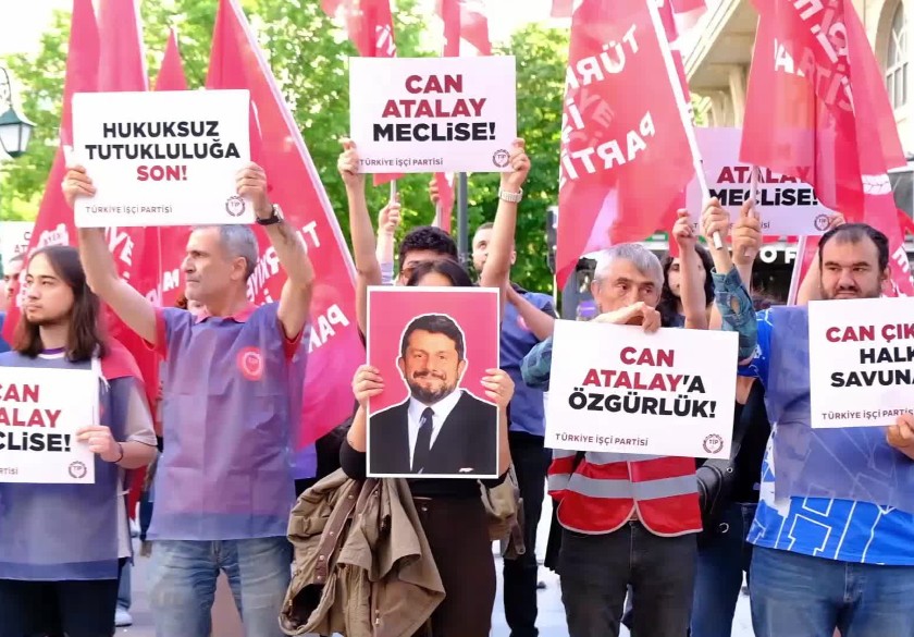 Hukuksuzca hapsedilen Can Atalay için eylem: 'Halkın iradesine saygı istiyoruz'