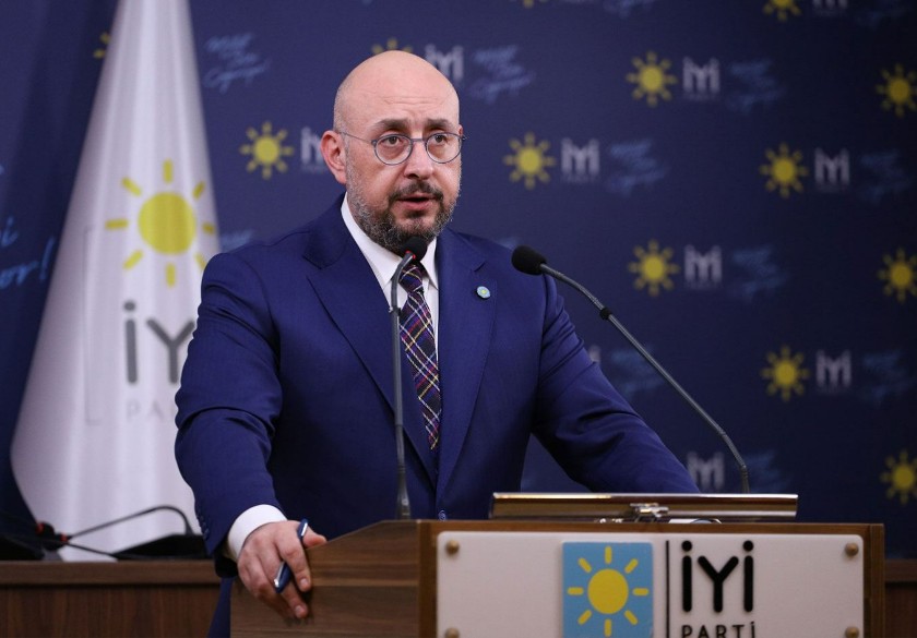 Genel Sekreter Uğur Poyraz'dan sert tepki: 'Samimiyet ve usul sorunu olduğu açıktır'