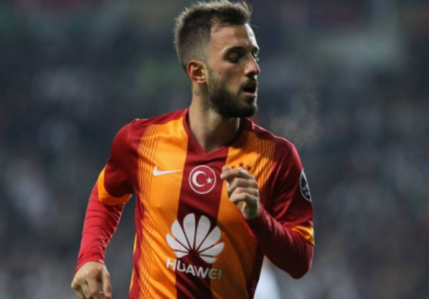 Emre Çolak'a ait 3.2 milyon doların görüntüleri ortaya çıktı: Seçil Erzan'ın ortağı dolarlarla koşarak uzaklaştı