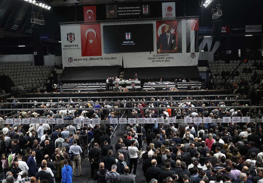 Beşiktaş yeni başkanını seçiyor: Başkan adayları oylarını kullandı