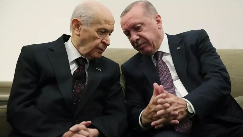Silah Bırakma Sonrası Cumhurbaşkanı Erdoğan ile Bahçeli Arasında Kritik Temas