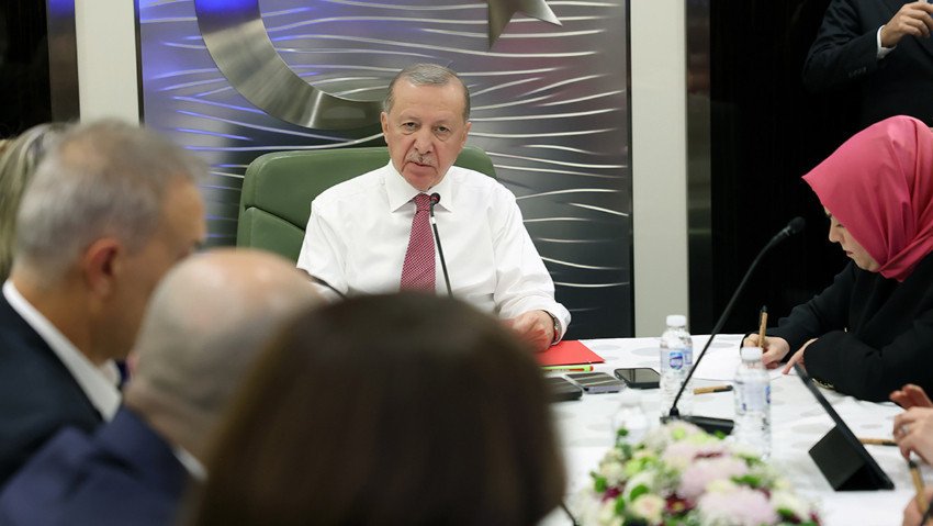 Putin'le Zirve, Gazze'de Ateşkes, Futbolda Bahis Skandalı, Yeni Anayasa... Cumhurbaşkanı Erdoğan'dan Türkmenistan Dönüşü Kritik Mesajlar