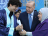 Cumhurbaşkanı Erdoğan, Torunu Ömer Tayyip Erdoğan'a Diplomasını Takdim Etti