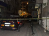 Zeytinburnu'nda Hareketli Anlar! İhbara Giden Polis Ekiplerine Ateş Açıldı, Şüpheli Bacağından Vurularak Yakalandı